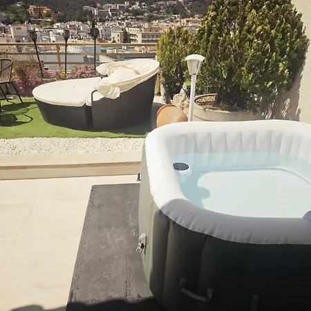 Apartmán Luna With Jacuzzi, 5mins Walking To The Beach, Sea And Castle View Big Terrace Tossa de Mar