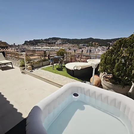 Luna With Jacuzzi, 5mins Walking To The Beach, Sea And Castle View Big Terrace Apartmán *