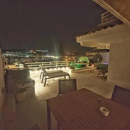 Luna With Jacuzzi, 5mins Walking To The Beach, Sea And Castle View Big Terrace * Tossa de Mar